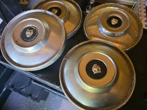 Jaguar mk10 420g xj6 hubcaps - mk10,