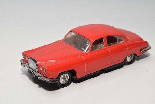 B69 norev plastic 19 - 1:43,