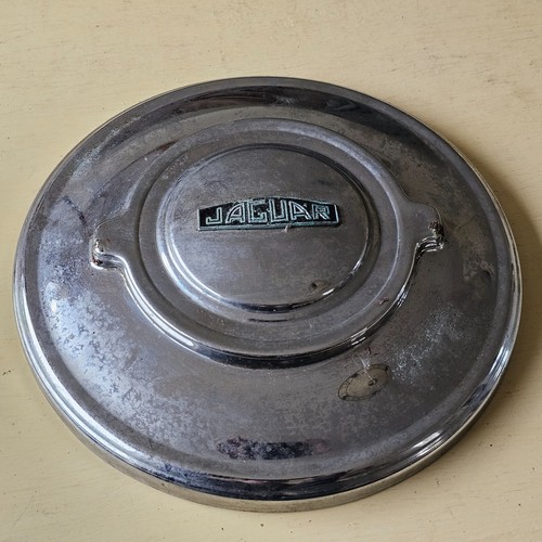 Chrome hubcap jaguar - jaguar, xk120