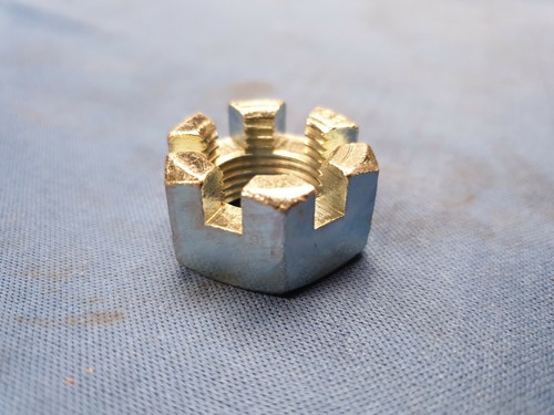 Jaguar daimler rear hub nut - jaguar,