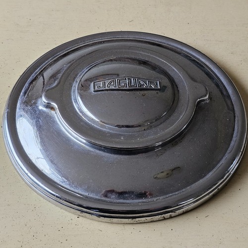 Chrome hubcap jaguar - chrome,
